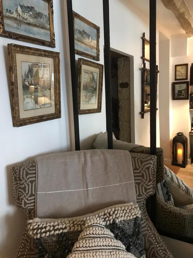 Fontevraud Maison De Ville Bnb Esterno foto