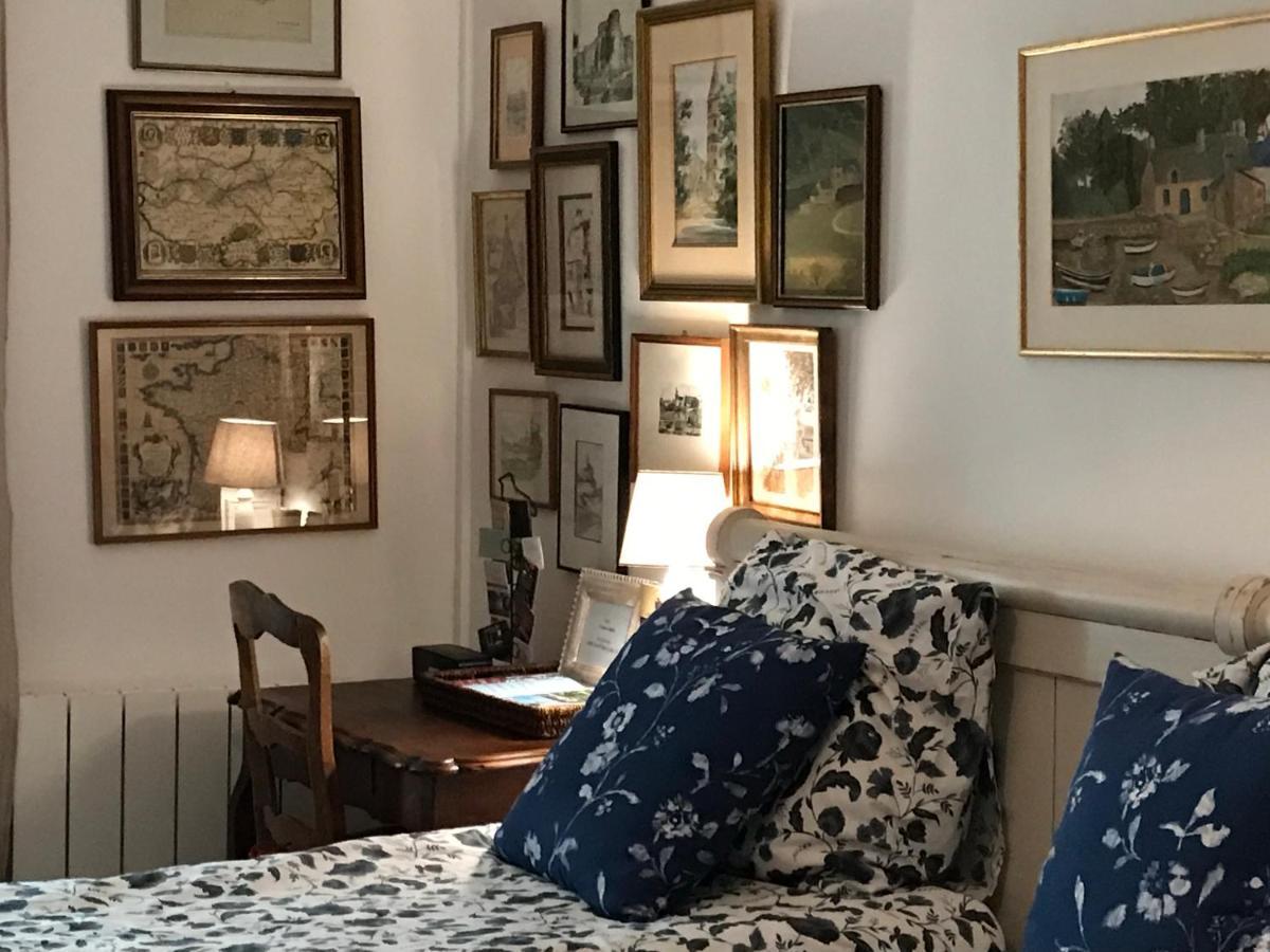 Fontevraud Maison De Ville Bnb Esterno foto